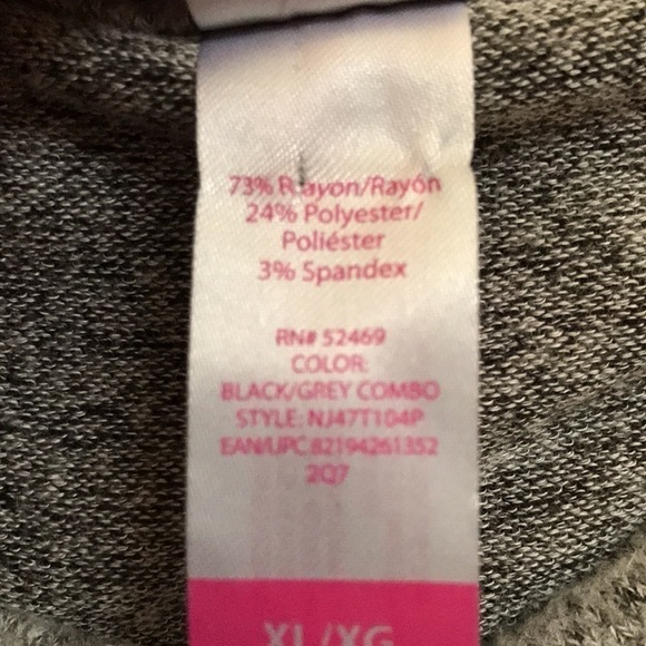 No Boundaries Women’s Pullover Sweater XL Light Gray Long Sleeves Soft - Picture 9 of 9